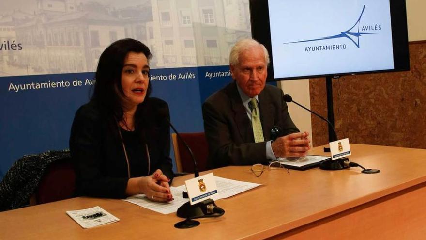 Yolanda Alonso y Marino Soria, ayer, en la presentación de la nueva temporada de la Sociedad Filarmónica Avilesina.