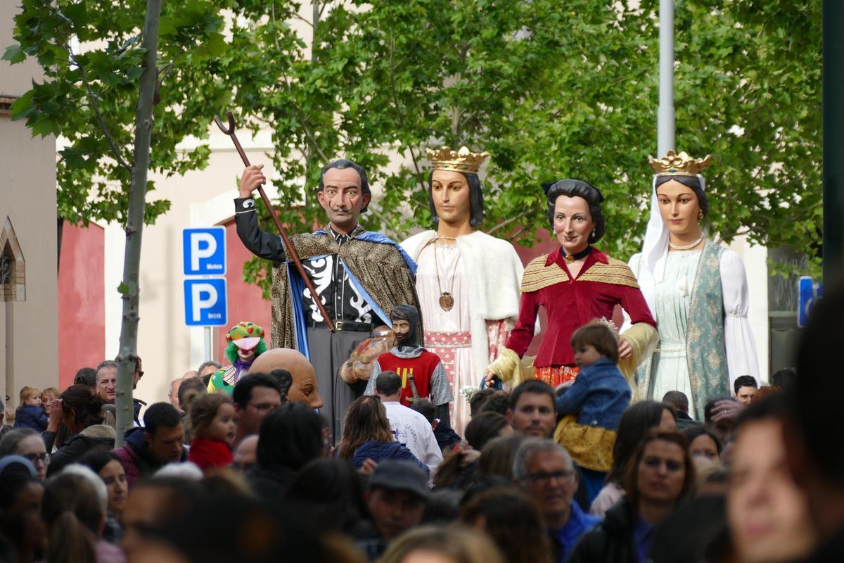 El seguici popular i el pregó de les Fires de Figueres té lloc aquest dissabte.