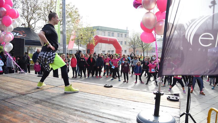 Més de mig miler de corredores fan de la Cursa de la Dona de Manresa una festa