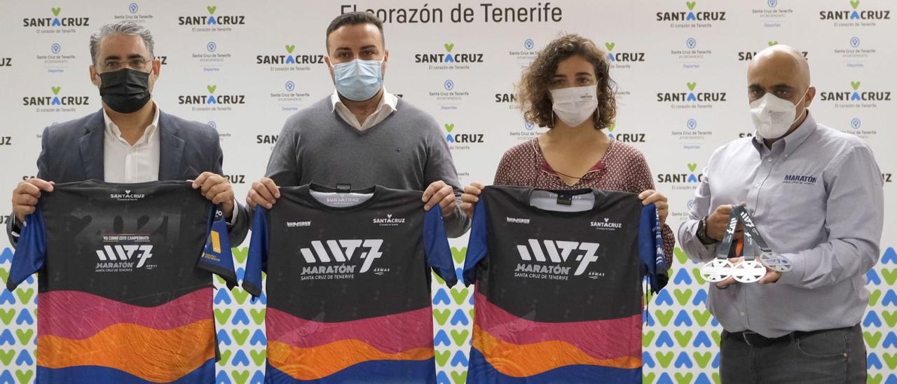 El objeto del encuentro fue presentar la camisa oficial de la prueba internacional.