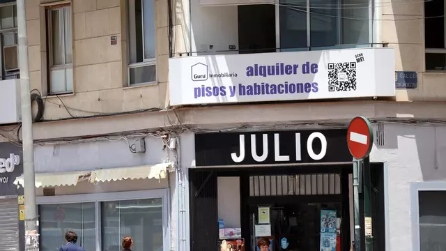 Medio centenar de personas compite por cada piso en alquiler en Murcia