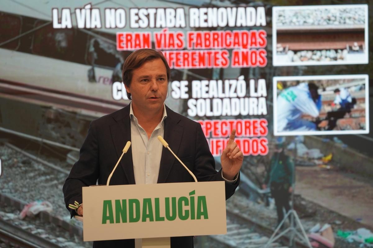 Antonio Repullo en la sede del PP andaluz