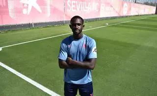 Tanguy Nianzou, jugador del Sevilla FC, habla sobre las críticas y las lesiones en su carrera