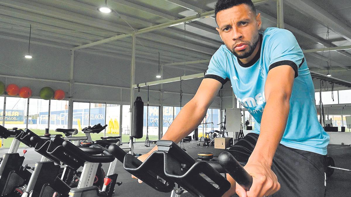 El centrocampista francés Francis Coquelin ha dejado atrás el calvario de lesiones que le impidió tener continuidad en la pasada temporada 