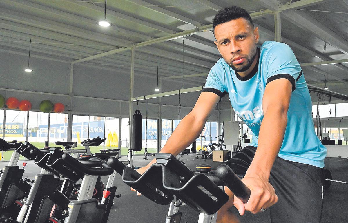 El centrocampista francés Francis Coquelin ha dejado atrás el calvario de lesiones que le impidió tener continuidad en la pasada temporada