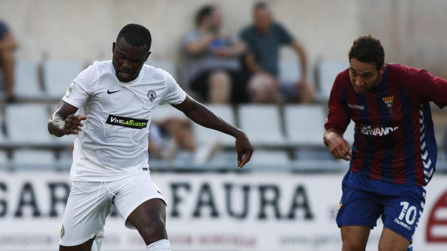 Omgba, que se perfila como titular en El Collao, en el partido ante el Gavà.