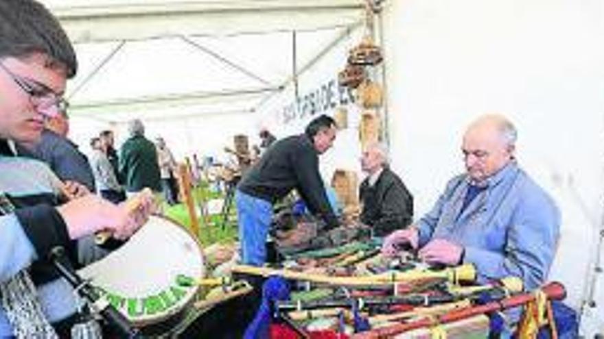 La muestra de oficios tradicionales celebrada ayer en Brañella.