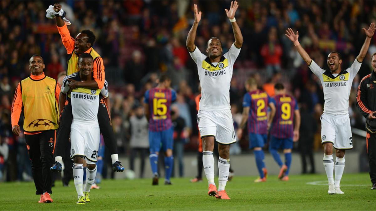 Malouda, Obi, Kalou, Drogbay Ashley Cole celebran el 2-2 frente al Barça en el Camp Nou que les dio el pase a la final de la Champions 2011/12 en la que se impondrían al Bayern