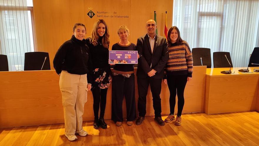 Sant Joan entrega un xec benèfic de 440 euros a la Fundació Sorli