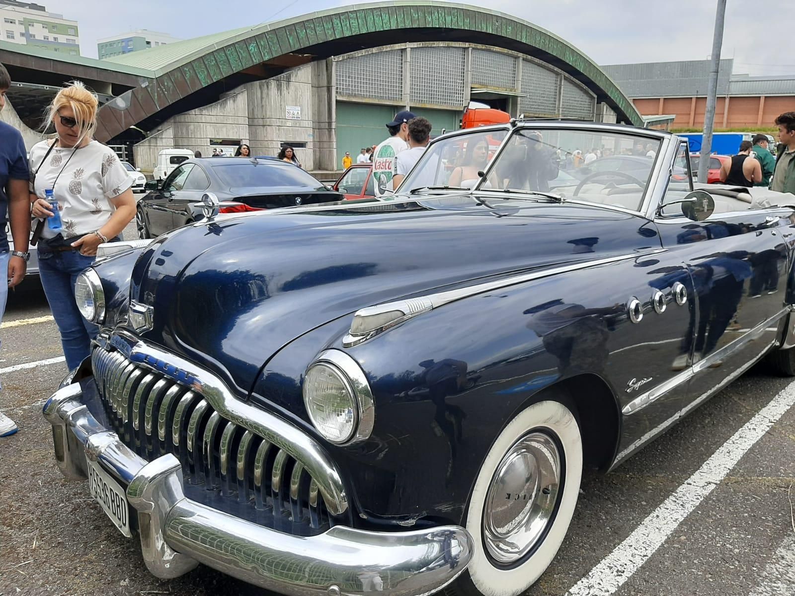 El motor ruge en la Pola: la gran concentración de vehículos del concejo, en imágenes