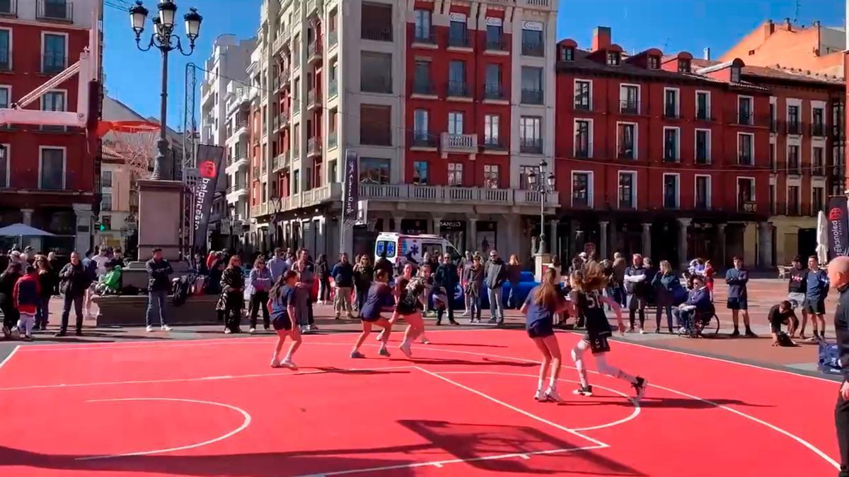 La Plaza Mayor de Valladolid acoge el inicio del Plaza 3x3 Caixabank 2024