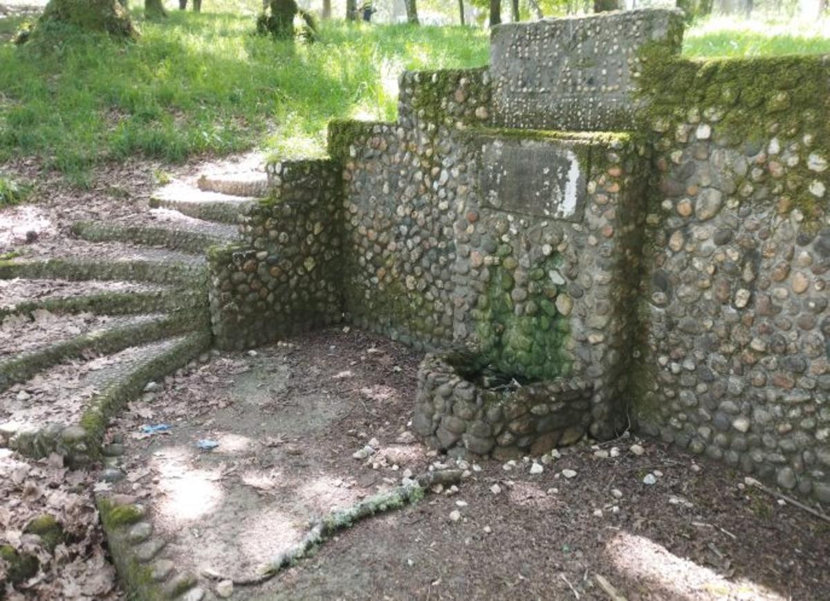 La fuente de la Porta do Sol, sin grifo. | L.D.