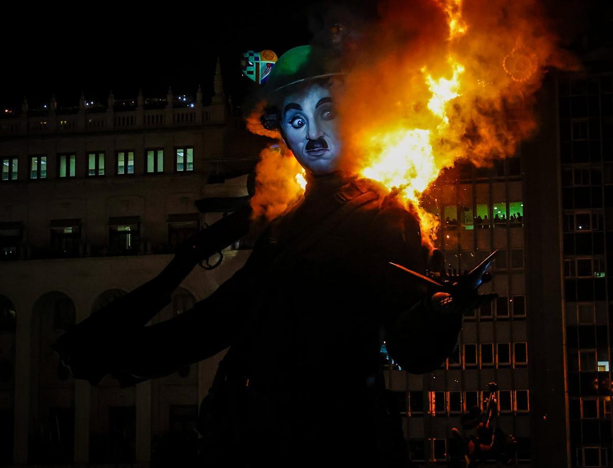 Cremà 2026: Así ha ardido la Falla del Ayuntamiento