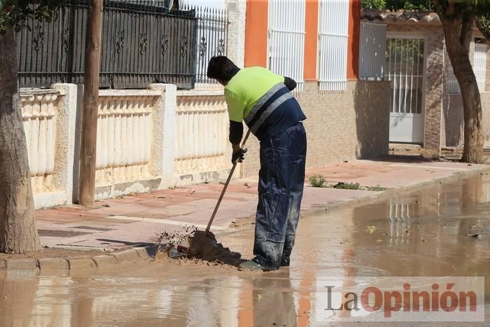 Limpian Los Alcázares tras las fuertes lluvias de los últimos días