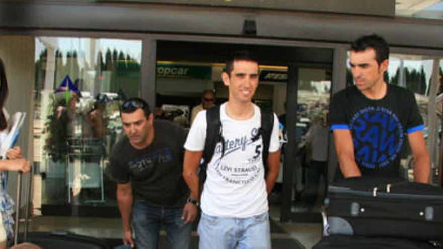 Navarro y Noval, a su llegada a Asturias tras el pasado Tour.