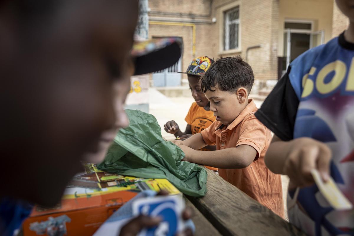 Save the Children inicia sus campamentos de verano para 2200 niños y niñas en riesgo de pobreza y de exclusión social. Las actividades socioeducativas facilitan la conciliación familiar y evitan que los niños y niñas se queden solos en casa.