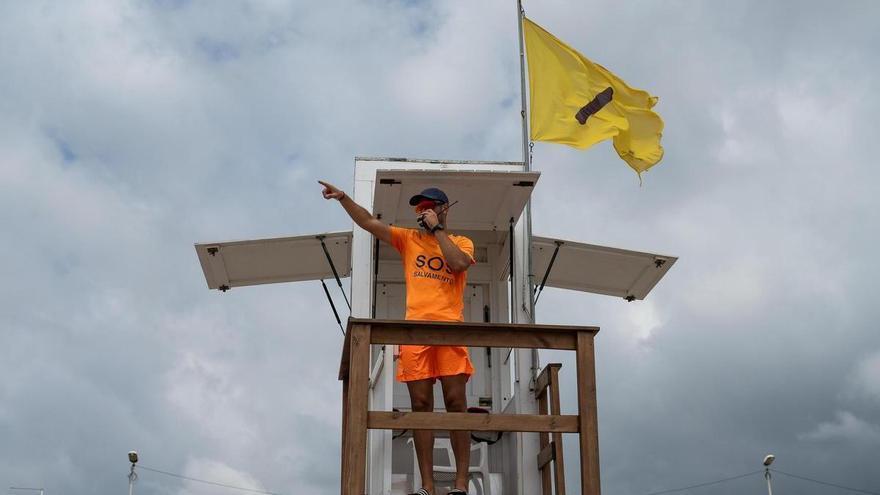 Más vigilancia para las playas de Almassora: el socorrismo empezará antes y acabará más tarde