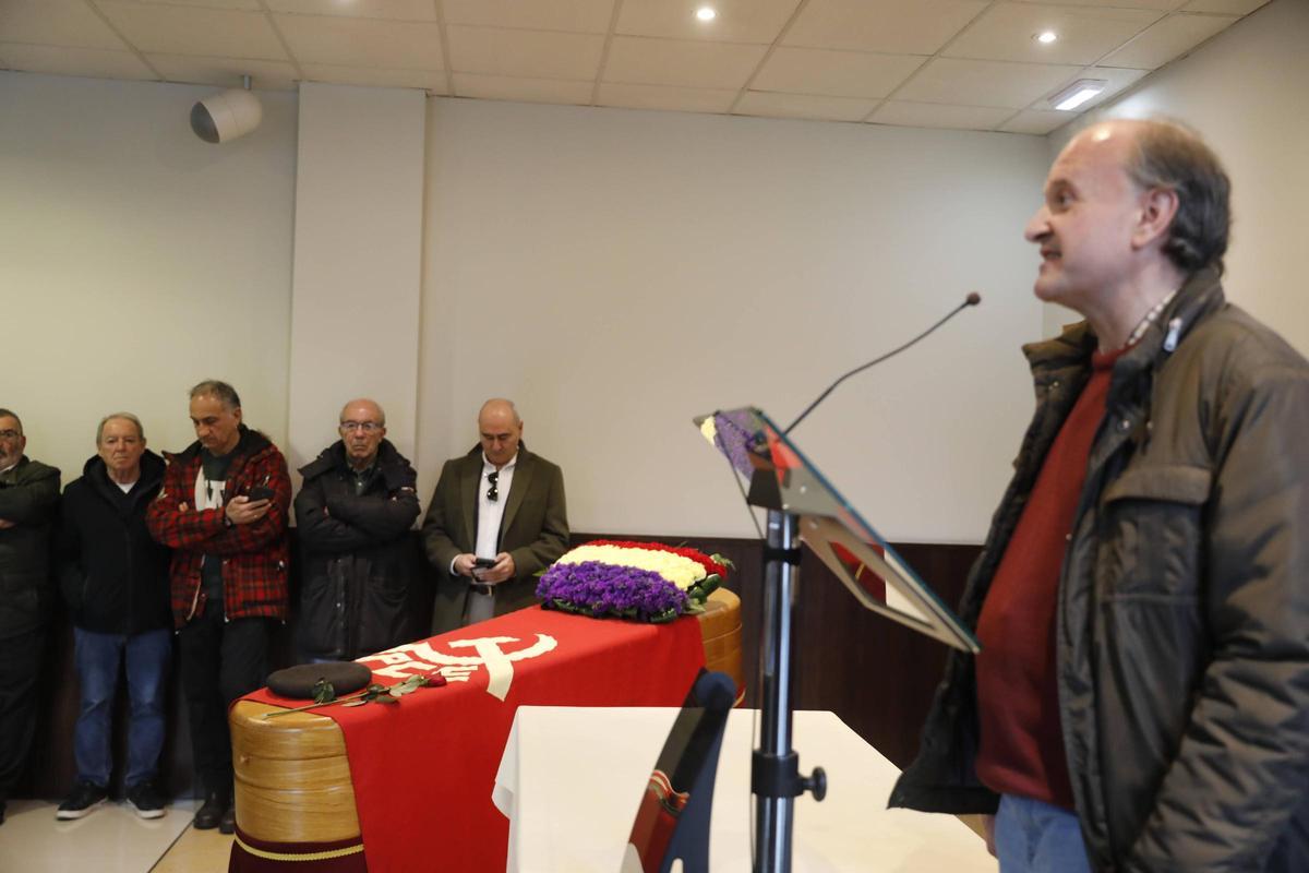 Acto de despedida de Vicente Gutiérrez Solís en el tanatorio de Langreo