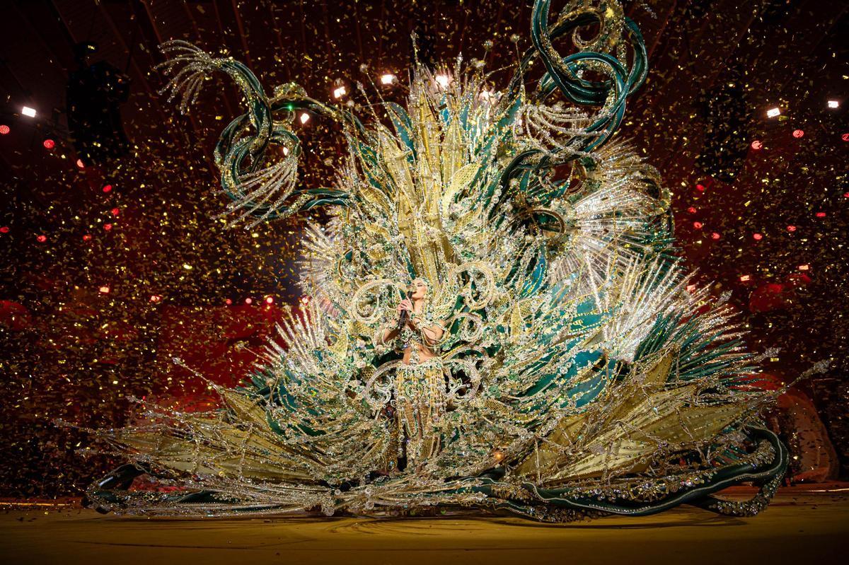 Elizabeth Ledesma Laker, reina del Carnaval de Santa Cruz de Tenerife 2025.