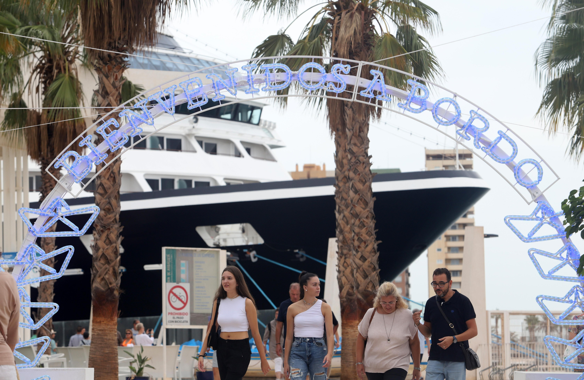 Preparativos en el Palmeral de las Sorpresas para los Málaga Cruise Days