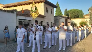 Devotos y niños de Comunión acompañan a la Virgen del Carmen en Toro