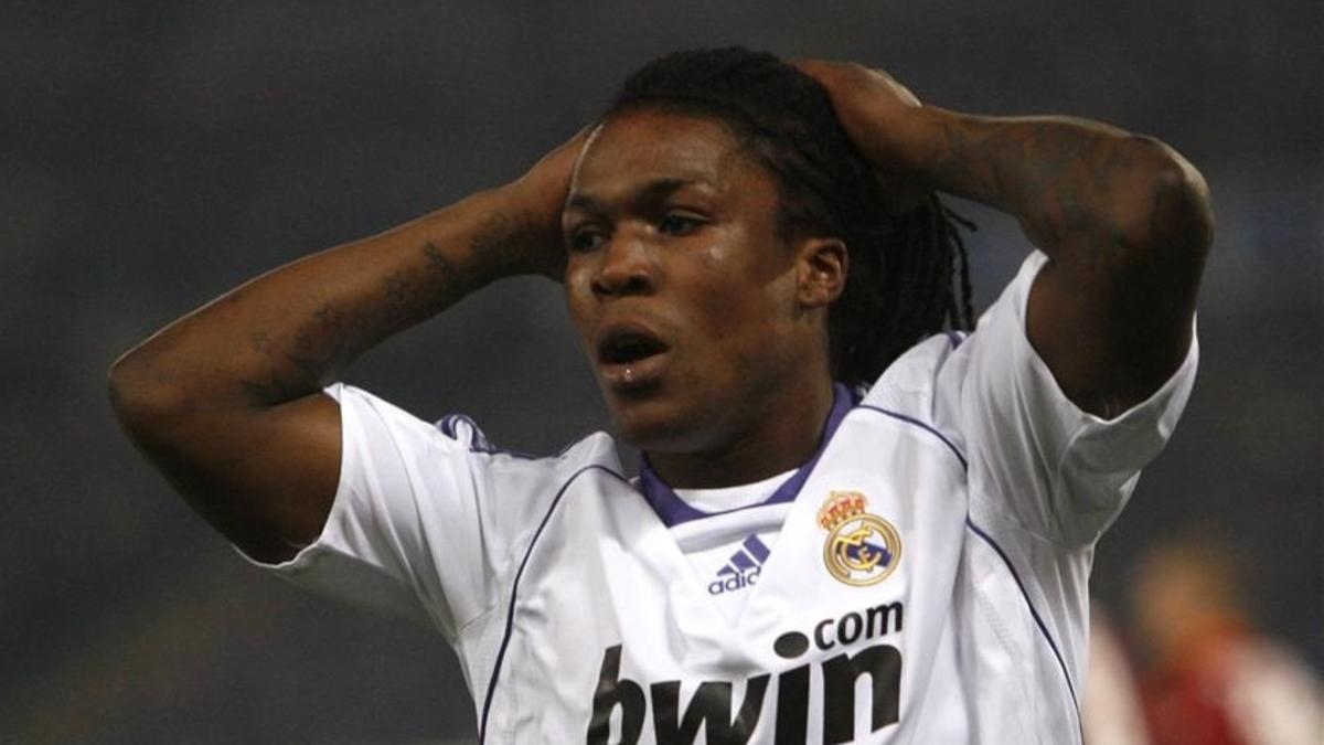 Royston Drenthe, durante un partido de Champions del Madrid en Roma en el 2008.