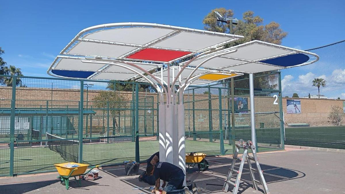 Pérgolas instaladas en dotaciones deportivas de València