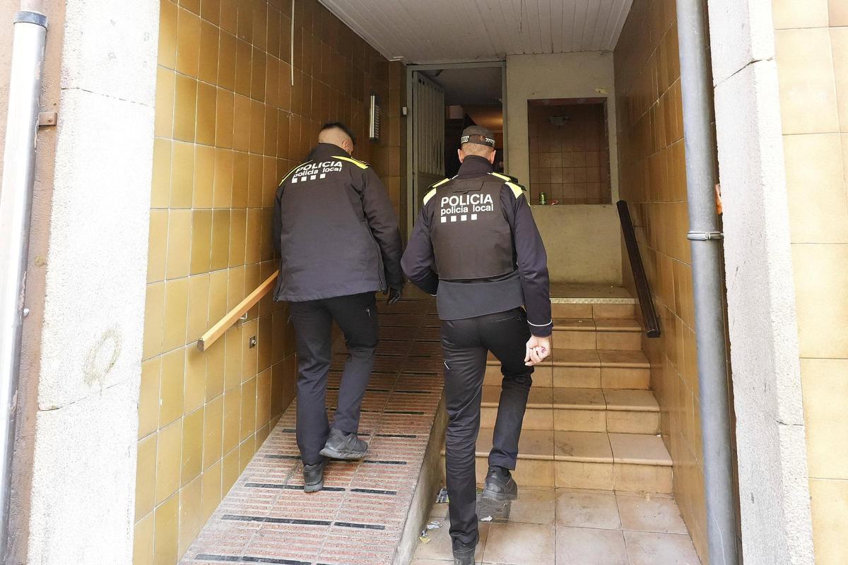 Les imatges d'un operatiu antidroga en un pis de Salt