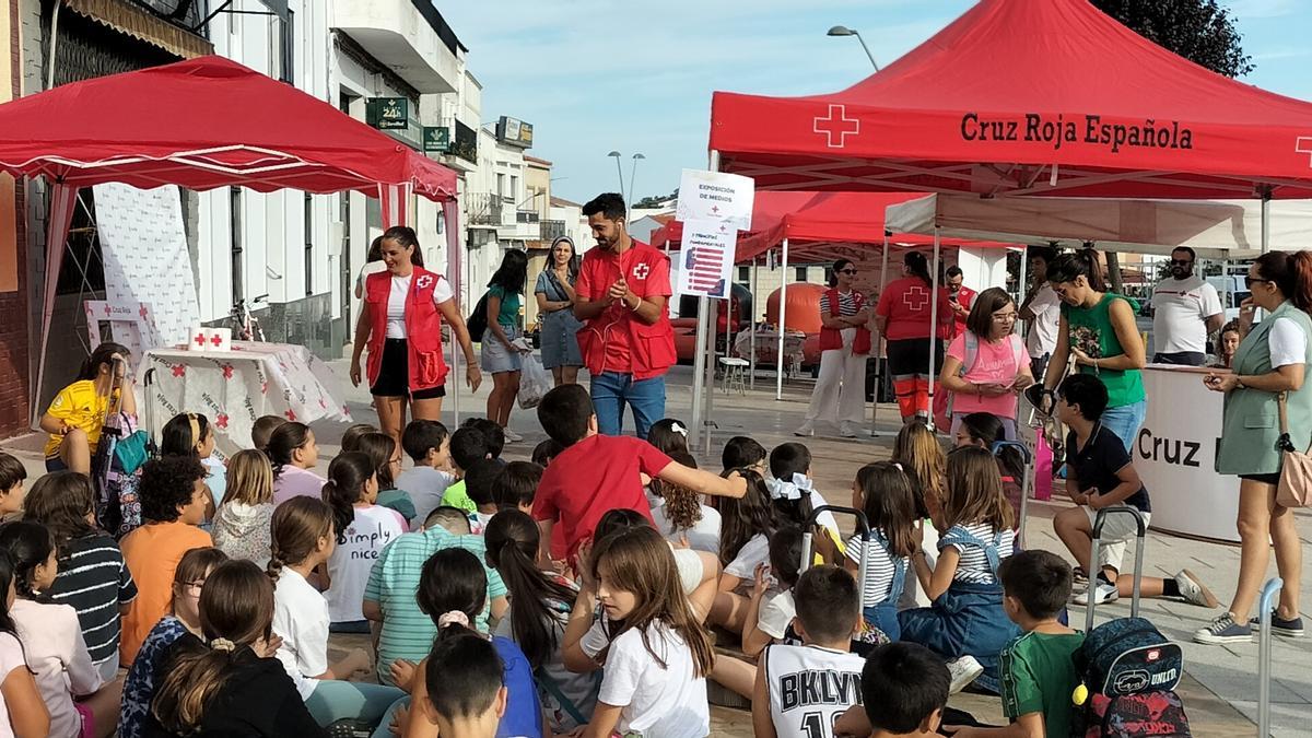 Actividad de Cruz Roja Juventud con el alumnado del colegio El Llano