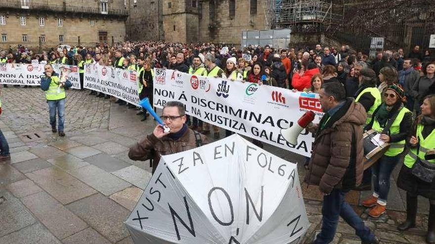 Los trabajadores de la Justicia gallega protestan en Santiago.