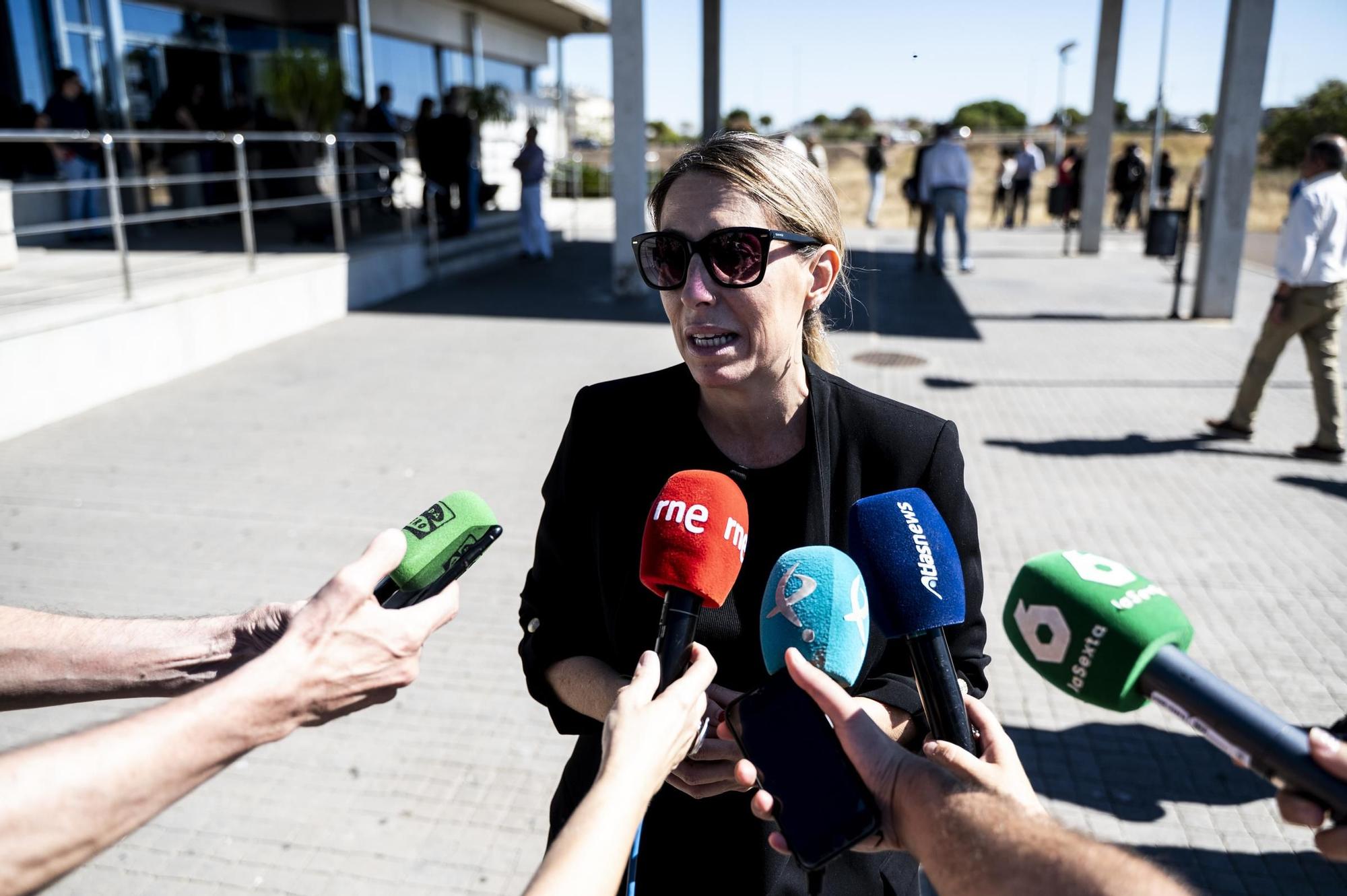 Fotogalería | Compañeros y allegados despiden a Fernández Vara