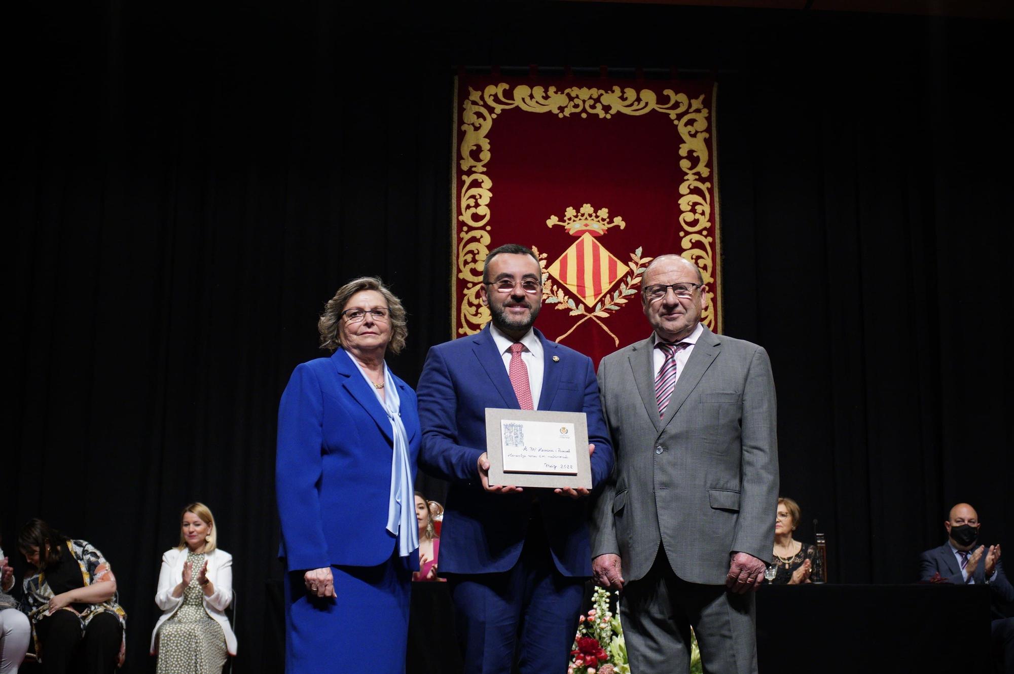 Homenaje a medio centenar de parejas por sus 50 años de casados