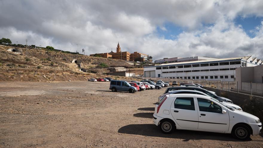 Santa Cruz adjudica el asfaltado y alumbrado del aparcamiento del cementerio de Santa Lastenia