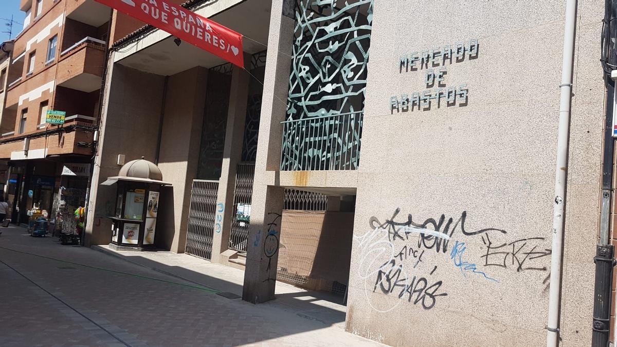 El mercado de abastos se convertirá en un centro cultural y albergará la biblioteca municipal.