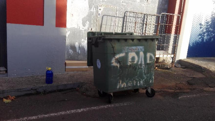 La garrafa de agua con la siempre se vio al extranjero el pasado viernes.