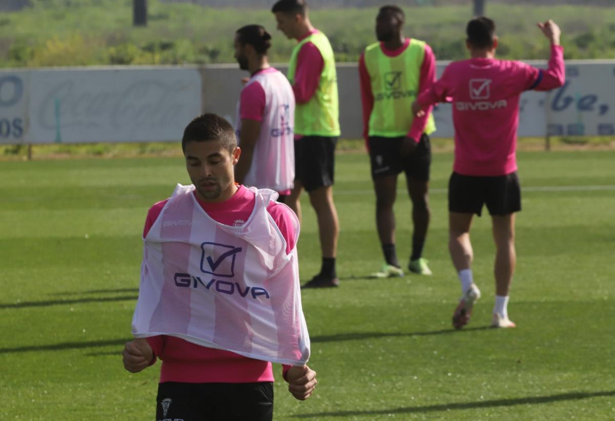 Valverde y Jesús Álvaro se entrenan con normalidad con el Córdoba CF