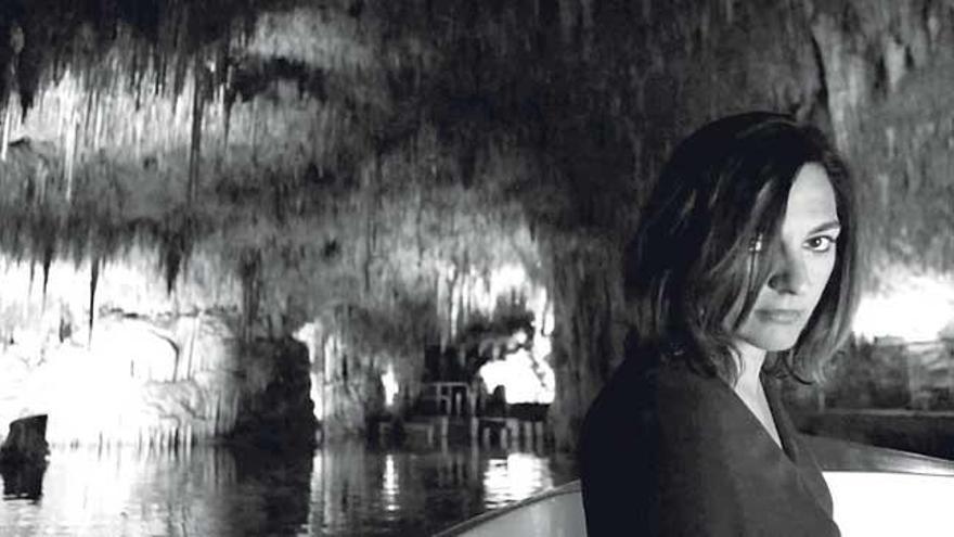 Fotograma del vídeo protagonizado por Cati Solivellas y grabado en las Cuevas del Drach que se proyectará en Hausach.