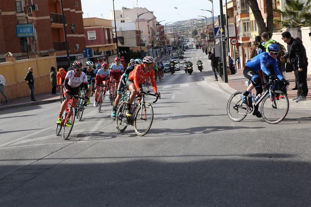 Ambiente a la salida y la llegada de la Vuelta Ciclista a Murcia