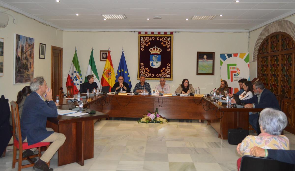 El Pleno de Fuente Palmera, con la ausencia del PSOE, debate el presupuesto municipal para 2026.