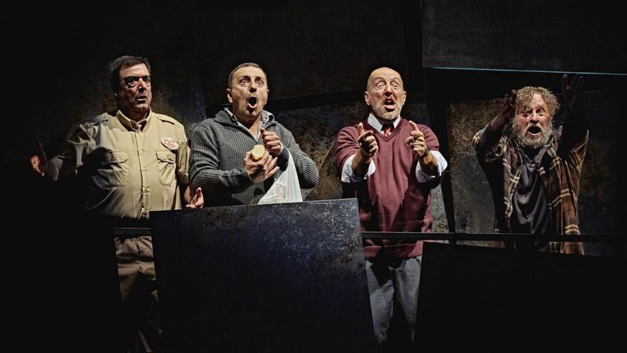 Actores de ‘Los lunes al sol’ interpretan la obra, con Marcial Álvarez, segundo por la izquierda. |  marcosGpunto