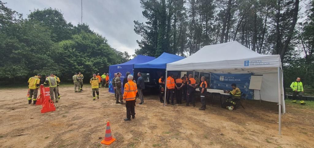 Las imágenes del simulacro contra incendios forestales en Moaña