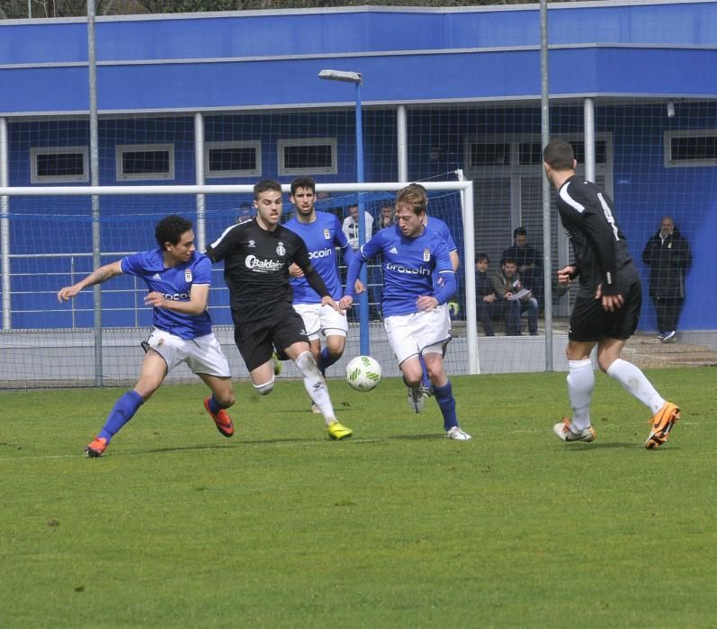 El partido entre el Oviedo B y el Avilés, en imágenes