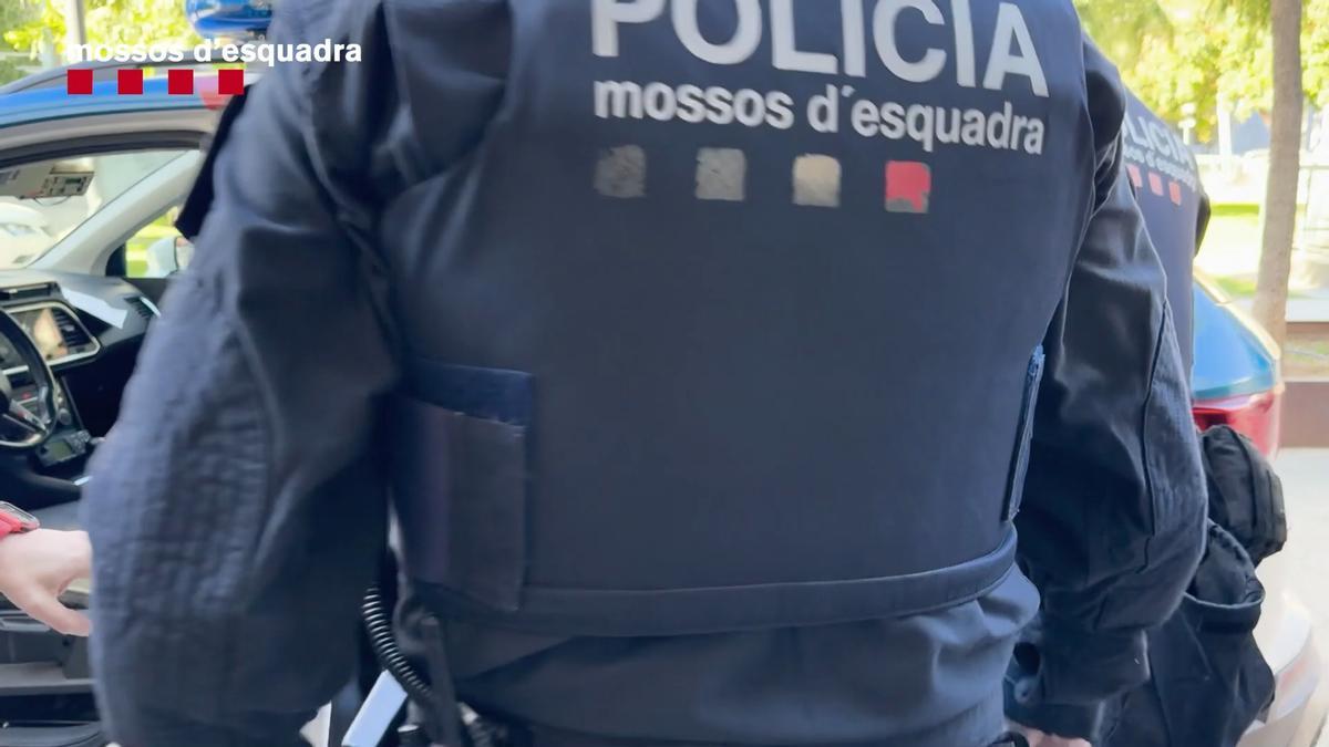 Dispositivo de Mossos para desmantelar un grupo que vendía medicamentos ilegales