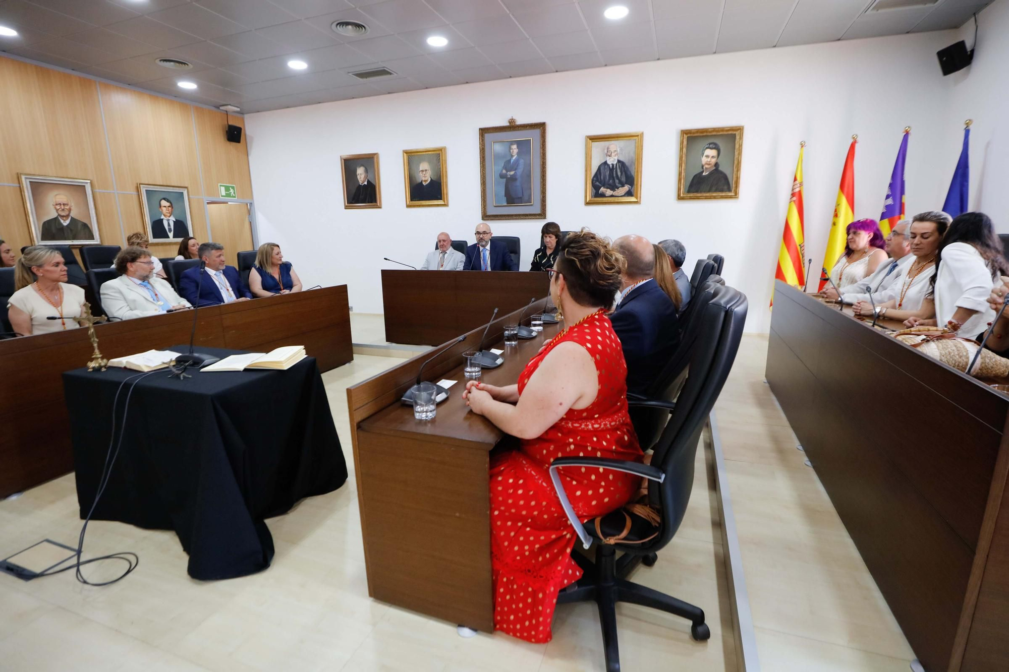 Galería de imágenes de la toma de posesión de Vicent Roig como alcalde de Sant Josep