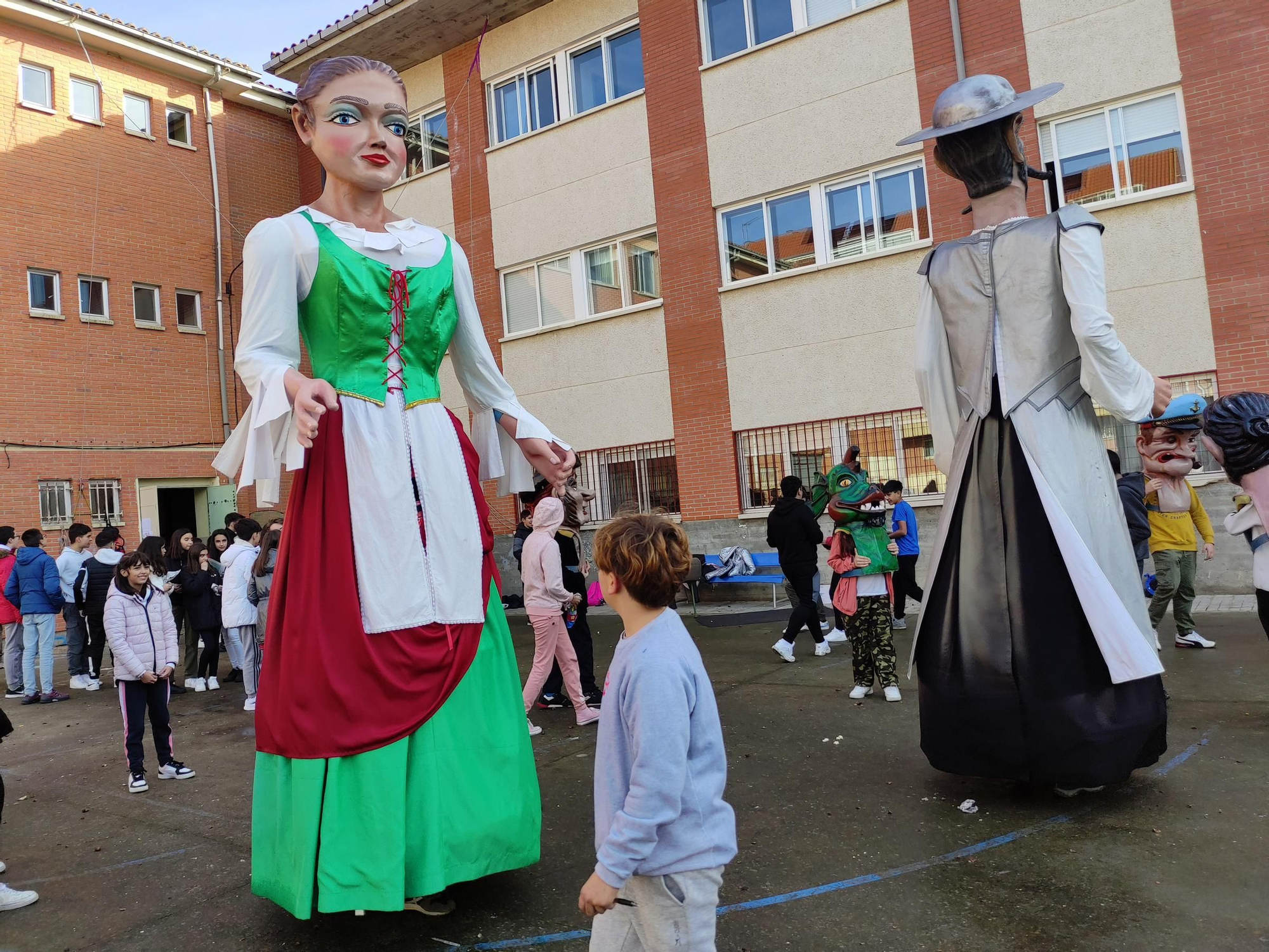 Magosto, juegos tradicionales y diversión en el IES León Felipe de Benavente