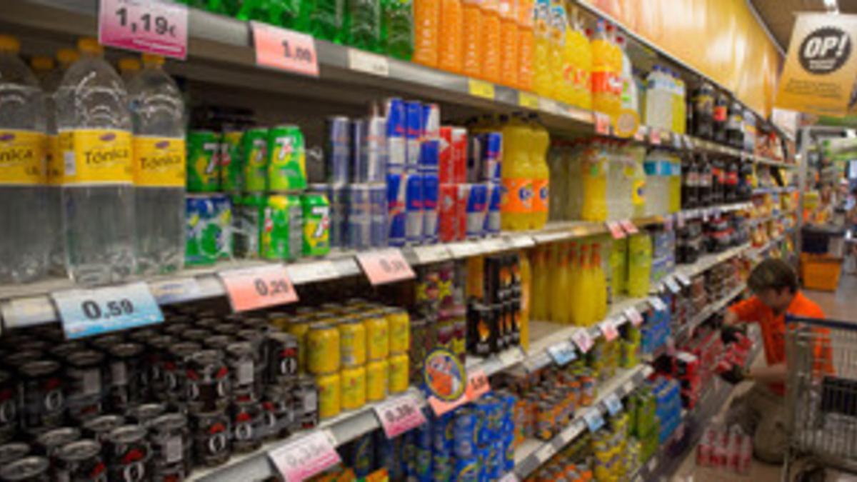 Zona de bebidas no alcohólicas, en un supermercado de Barcelona.