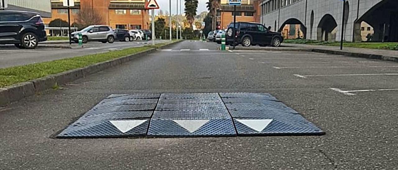 Detalle de un cojín berlinés situado en la calle Pedro Puig Adam.