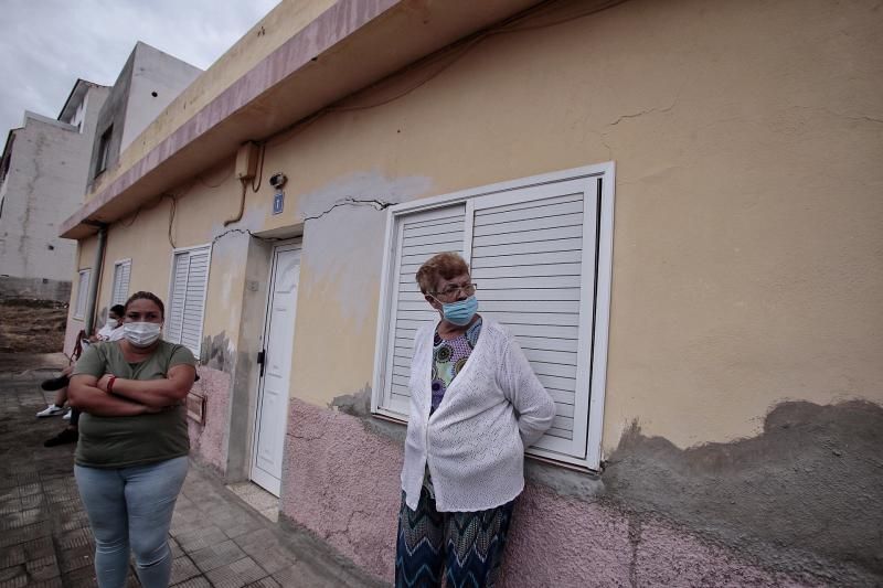 Desplome parcial de una calle en La Quebrada