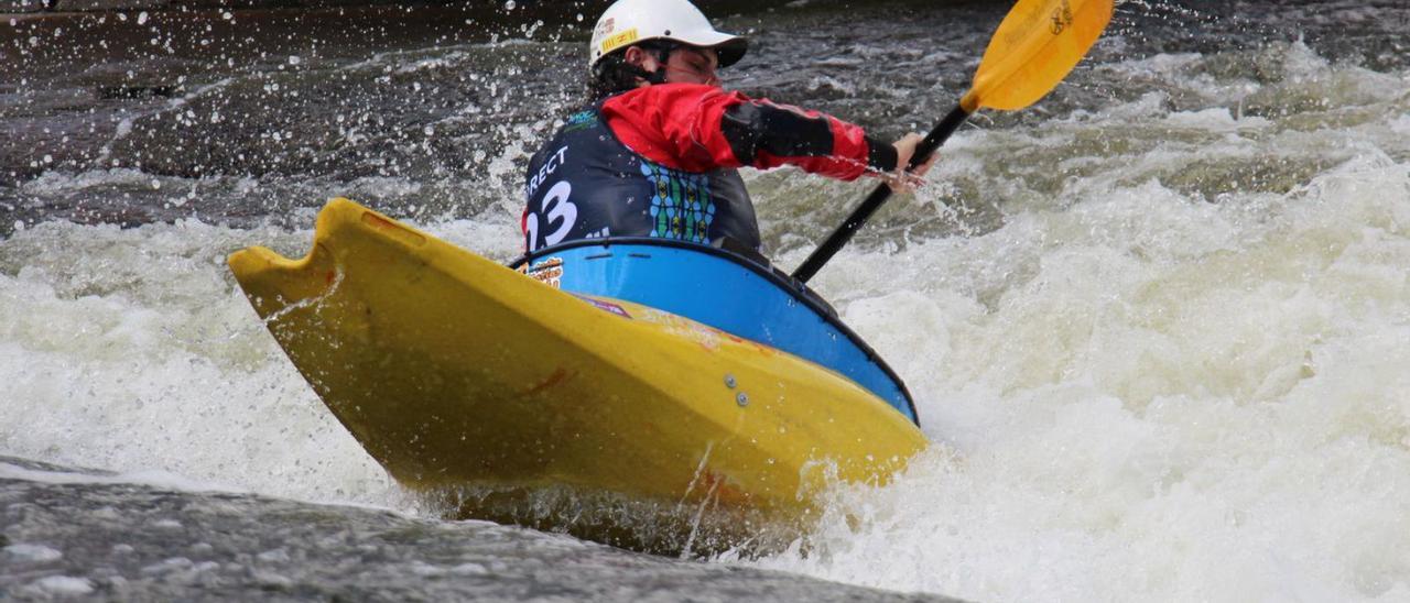 Adrià Bosch va guanyar la medalla de bronze en la categoria de Canoa Oberta al mundial. | NÚRIA FONTANÉ