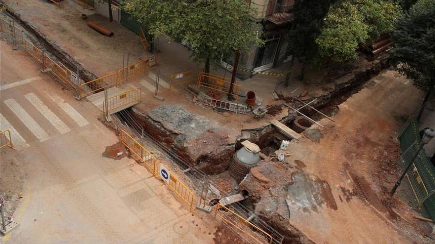 El Ayuntamiento de Cáceres se compromete a ejecutar la peatonalización de la calle San Pedro de Alcántara en sus plazos